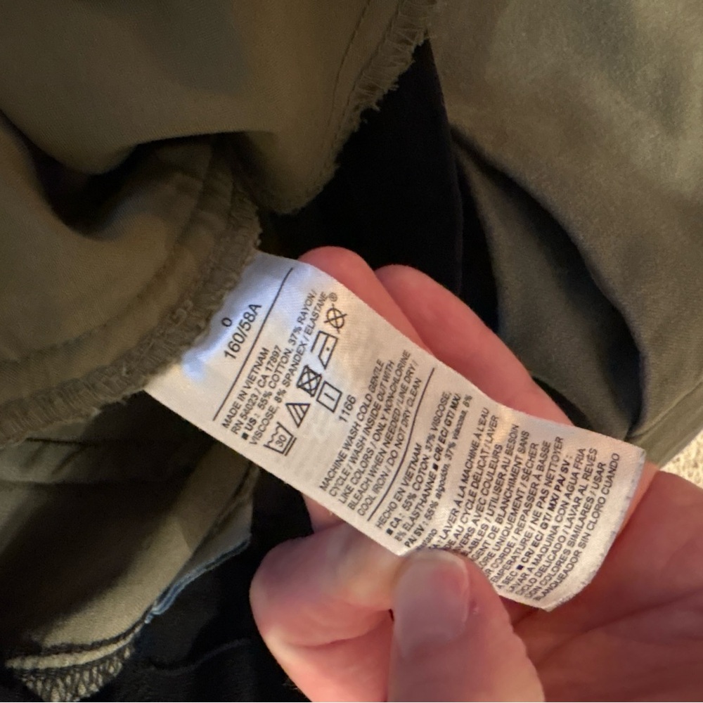 Old Navy Olive Pixie Maternity Pants - image 4